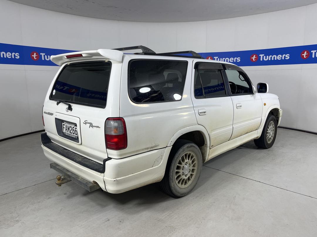 Photo '6' of Toyota Hilux Surf