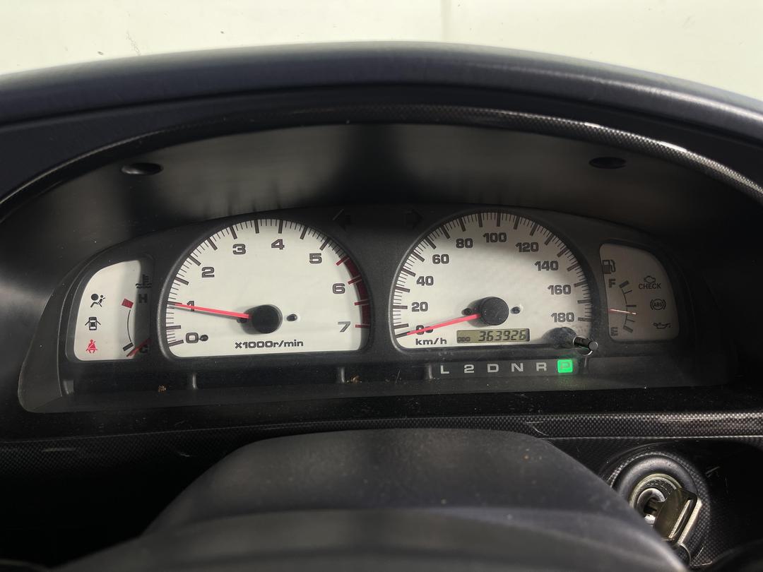 Photo '19' of Toyota Hilux Surf