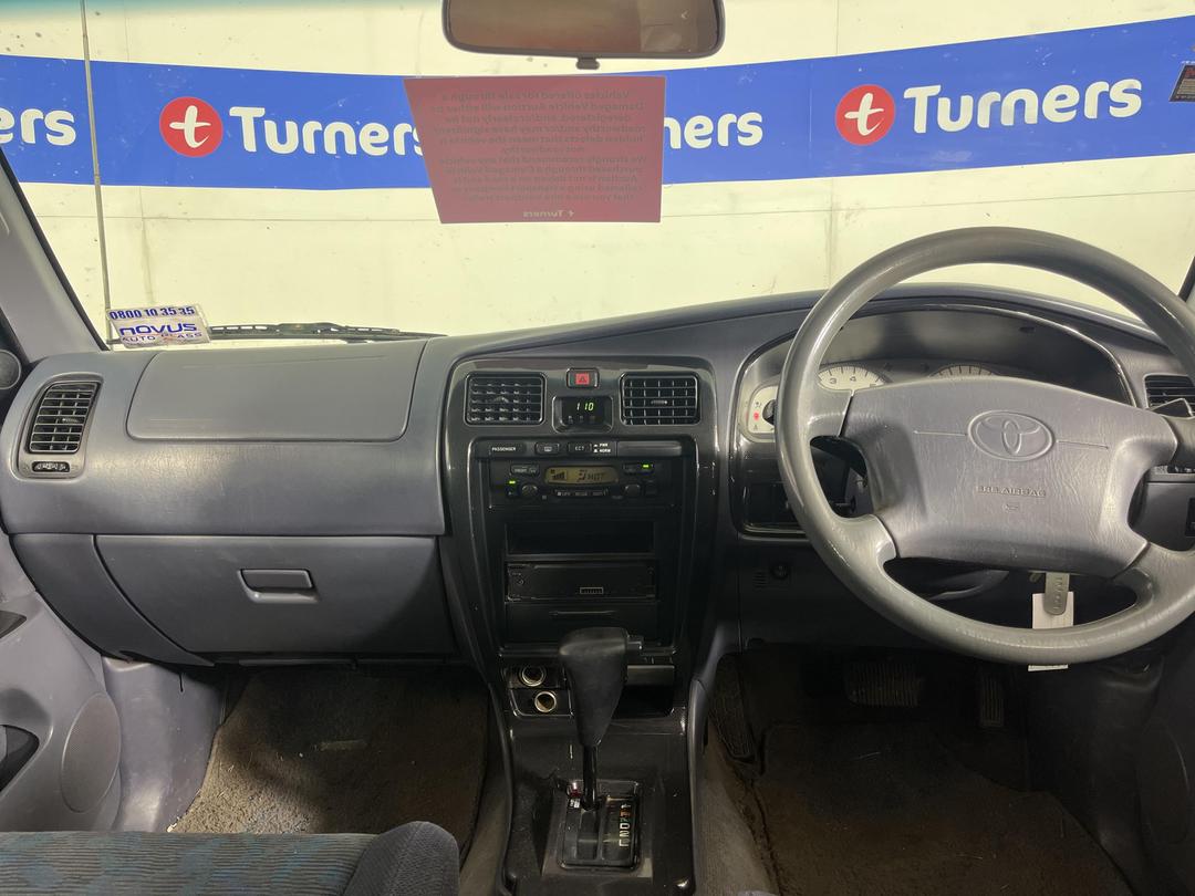 Photo '15' of Toyota Hilux Surf