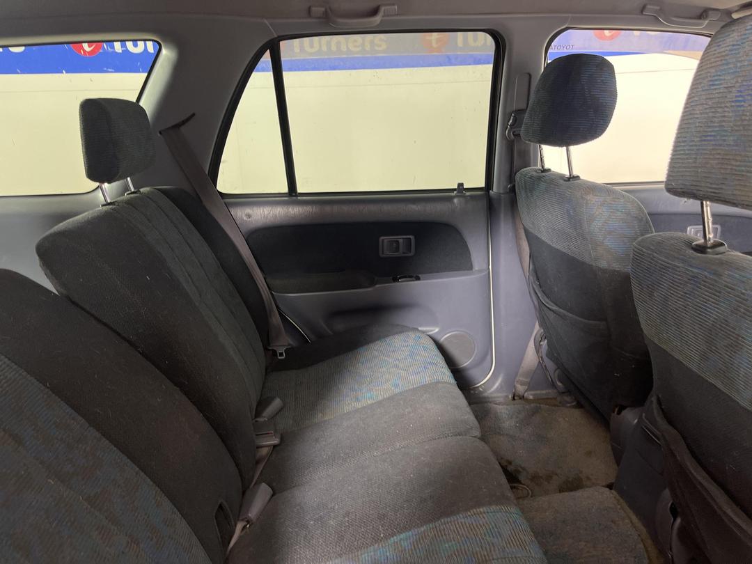 Photo '18' of Toyota Hilux Surf