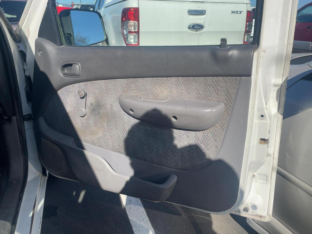 Photo '13' of Ford Courier XL Crew CAB Photo '13' of Ford Courier XL Crew CAB