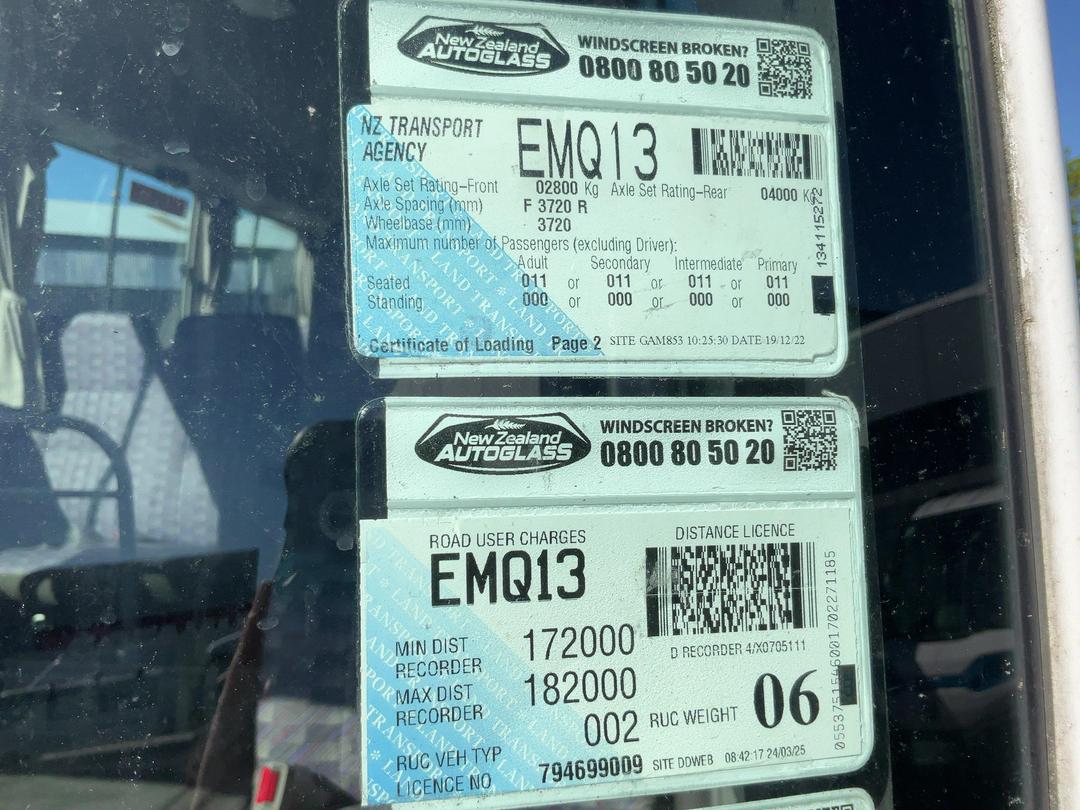 Photo '13' of Isuzu Journey SBHW41 Bus