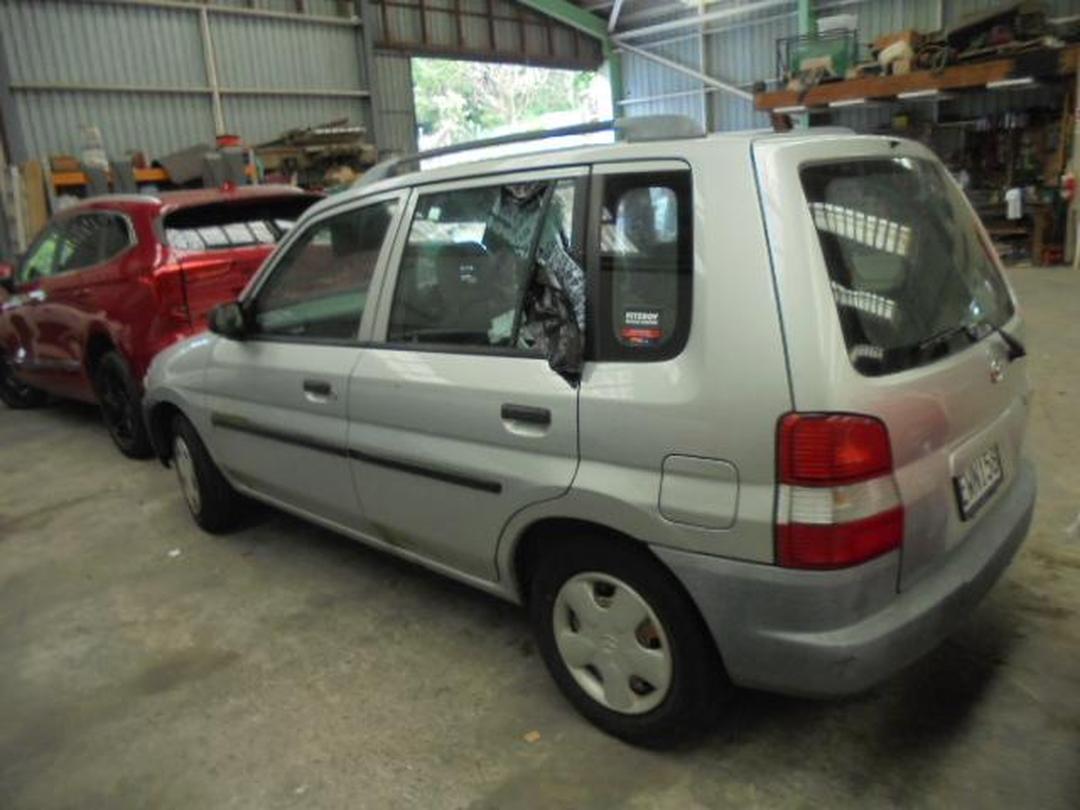 Photo '3' of Mazda Demio Photo '3' of Mazda Demio