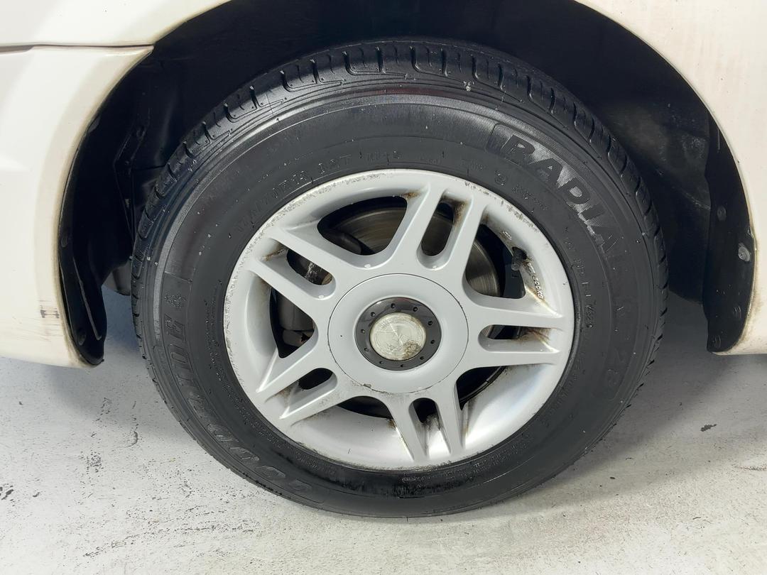 Photo '10' of Mazda Familia