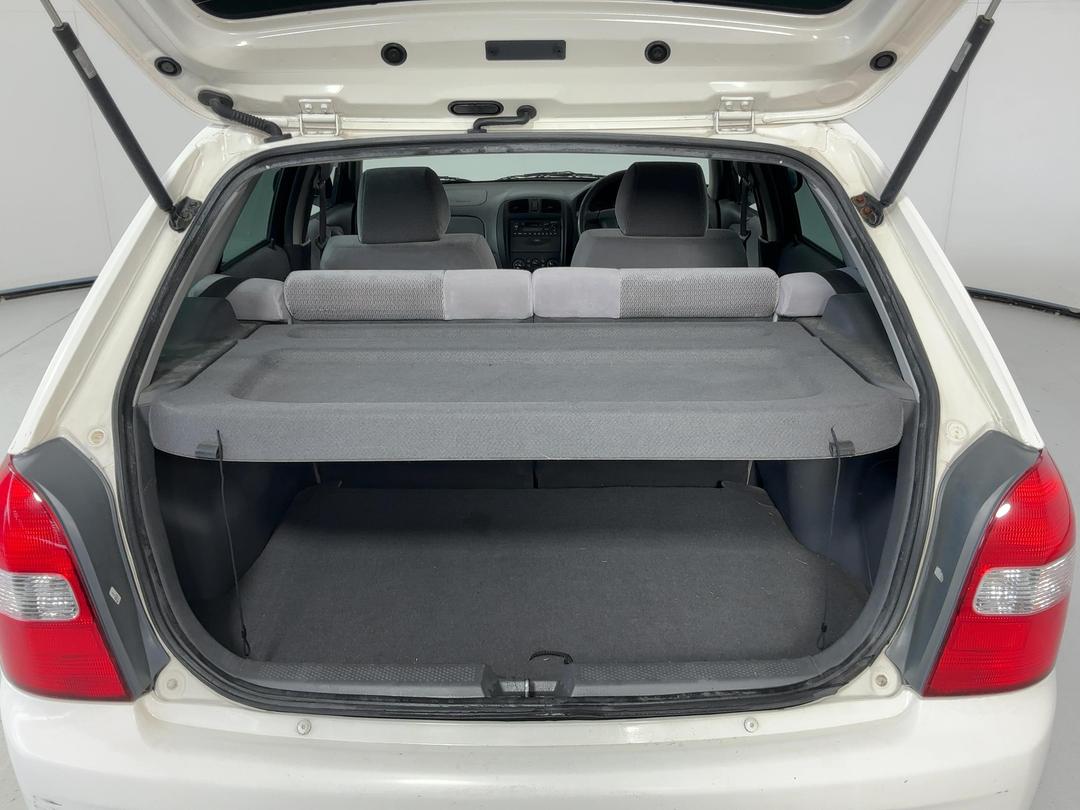 Photo '14' of Mazda Familia