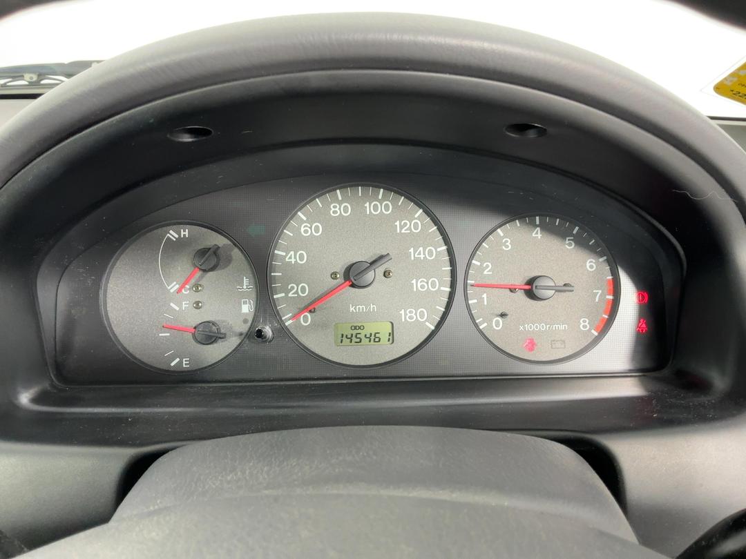 Photo '21' of Mazda Familia