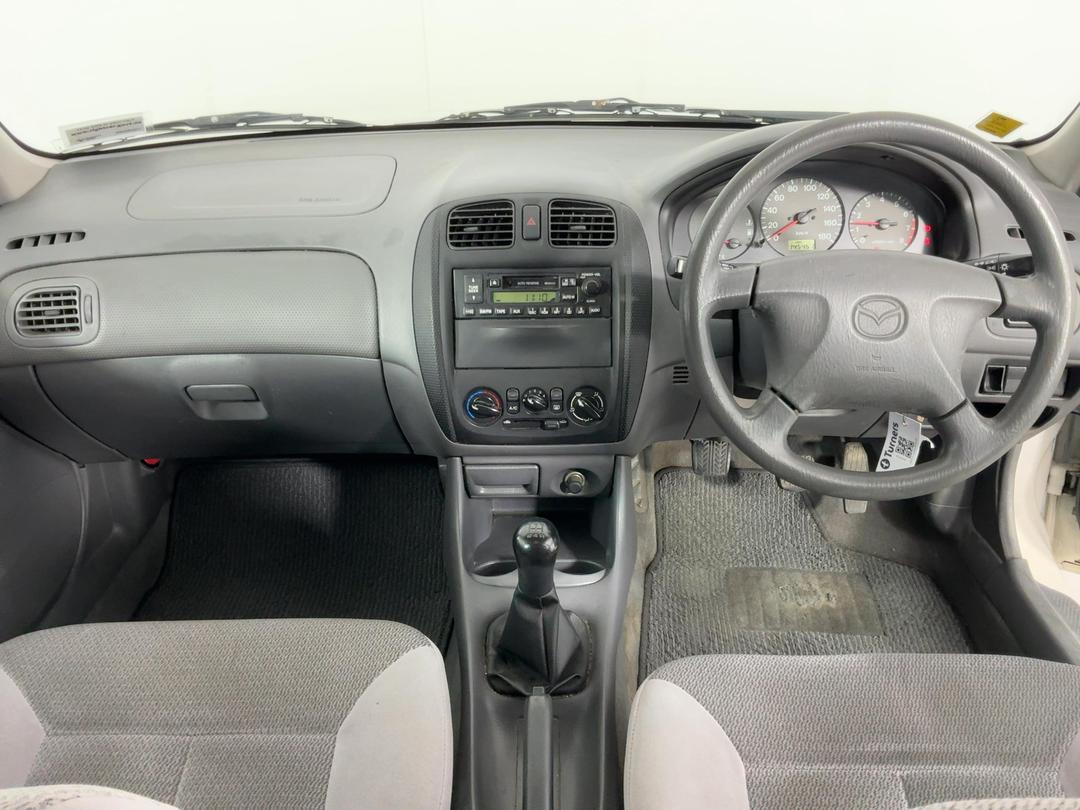 Photo '17' of Mazda Familia