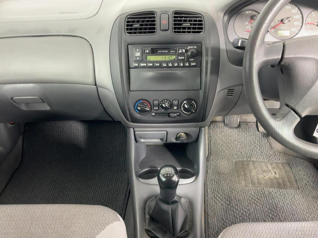 Photo '18' of Mazda Familia