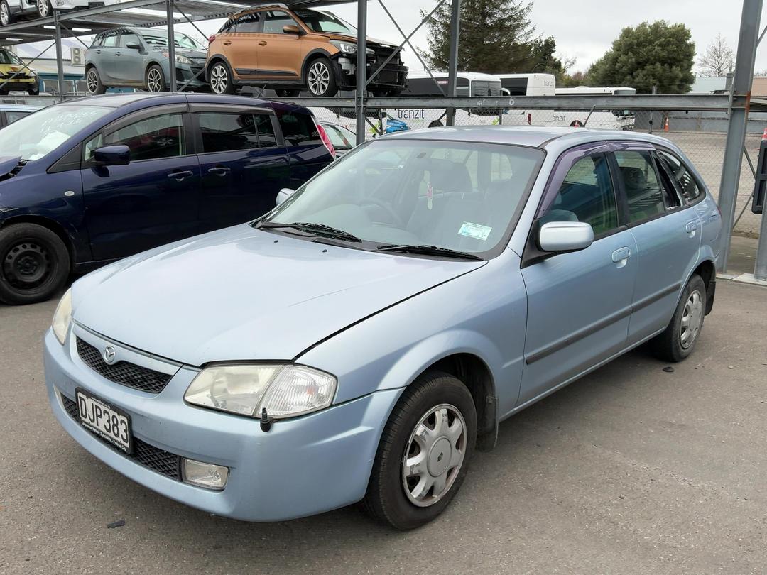 Photo '4' of Mazda Familia Photo '4' of Mazda Familia