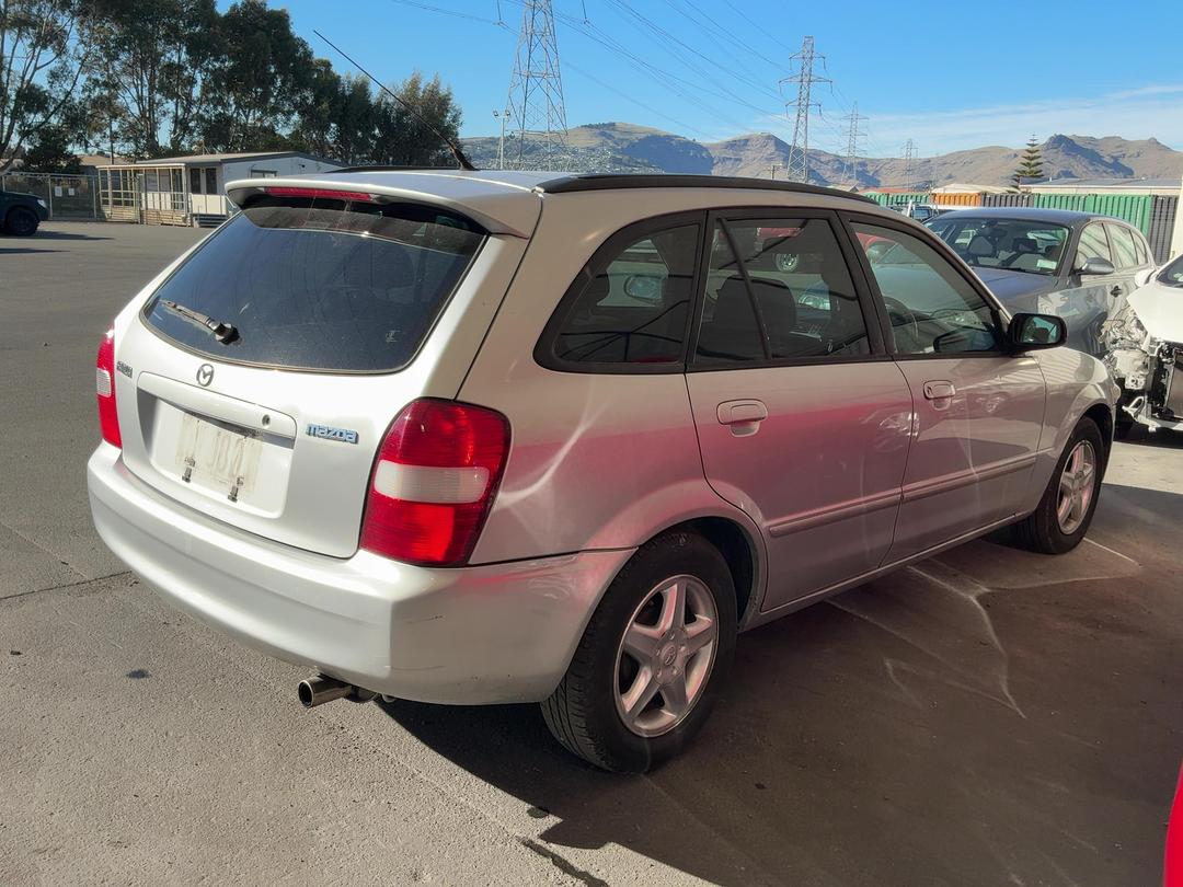 Photo '3' of Mazda Familia
