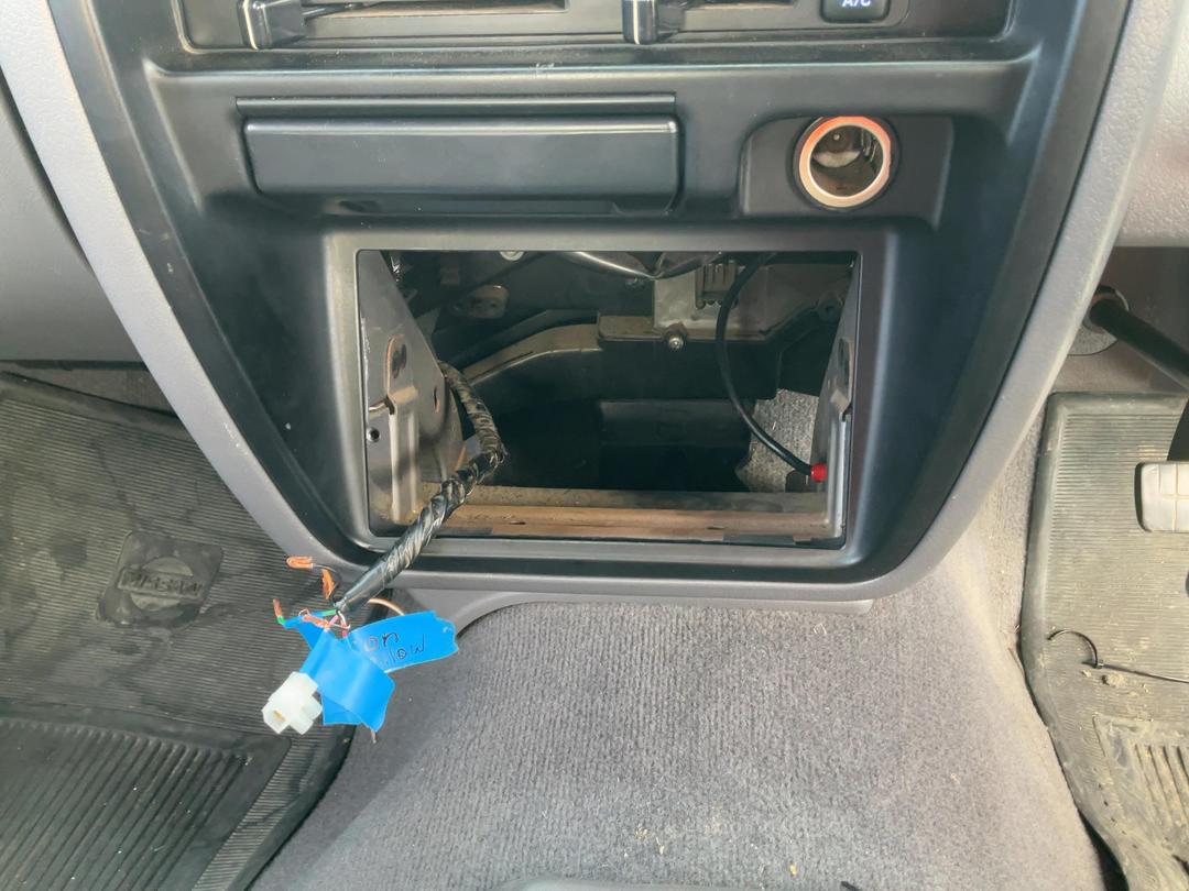 Photo '24' of Nissan Navara D/C Vent