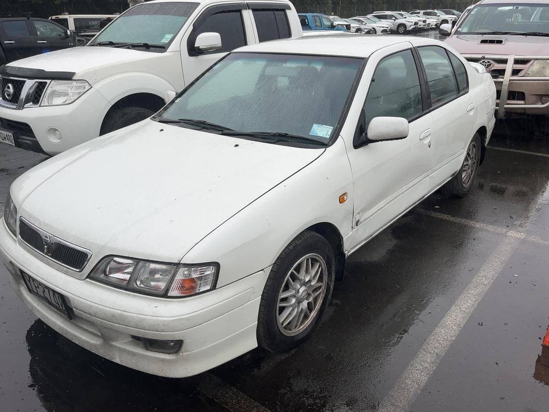 Photo '2' of Nissan Primera GXE Photo '2' of Nissan Primera GXE
