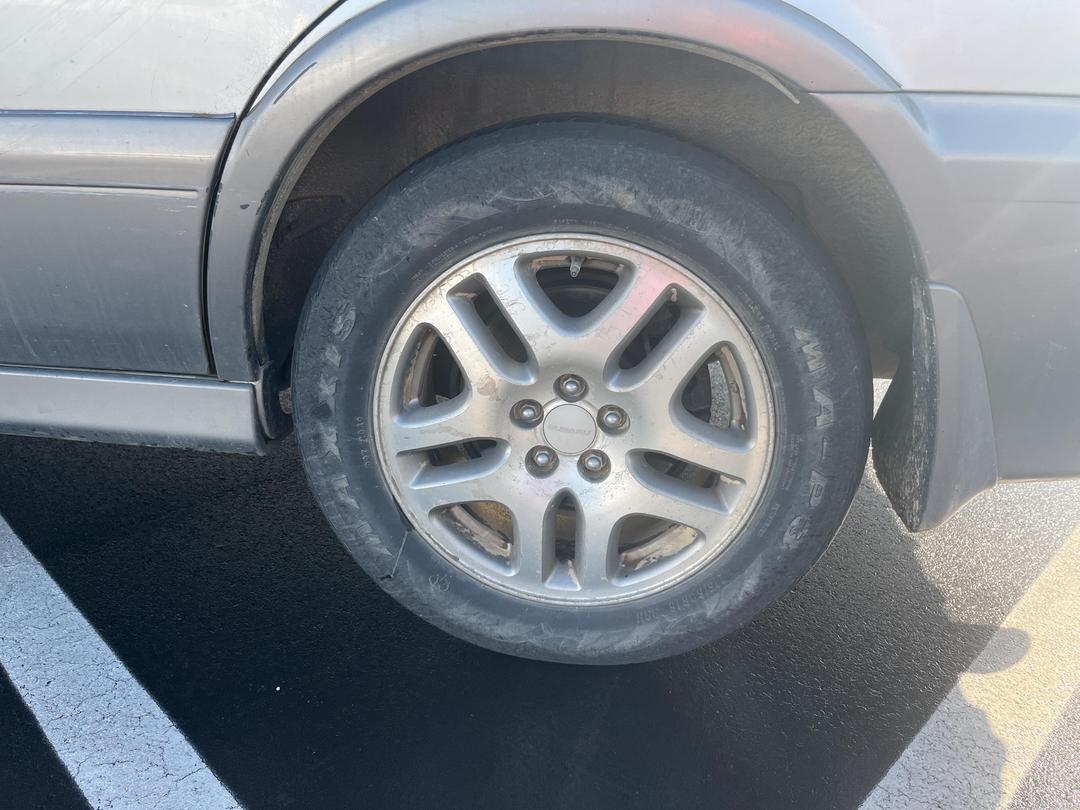 Photo '8' of Subaru Legacy