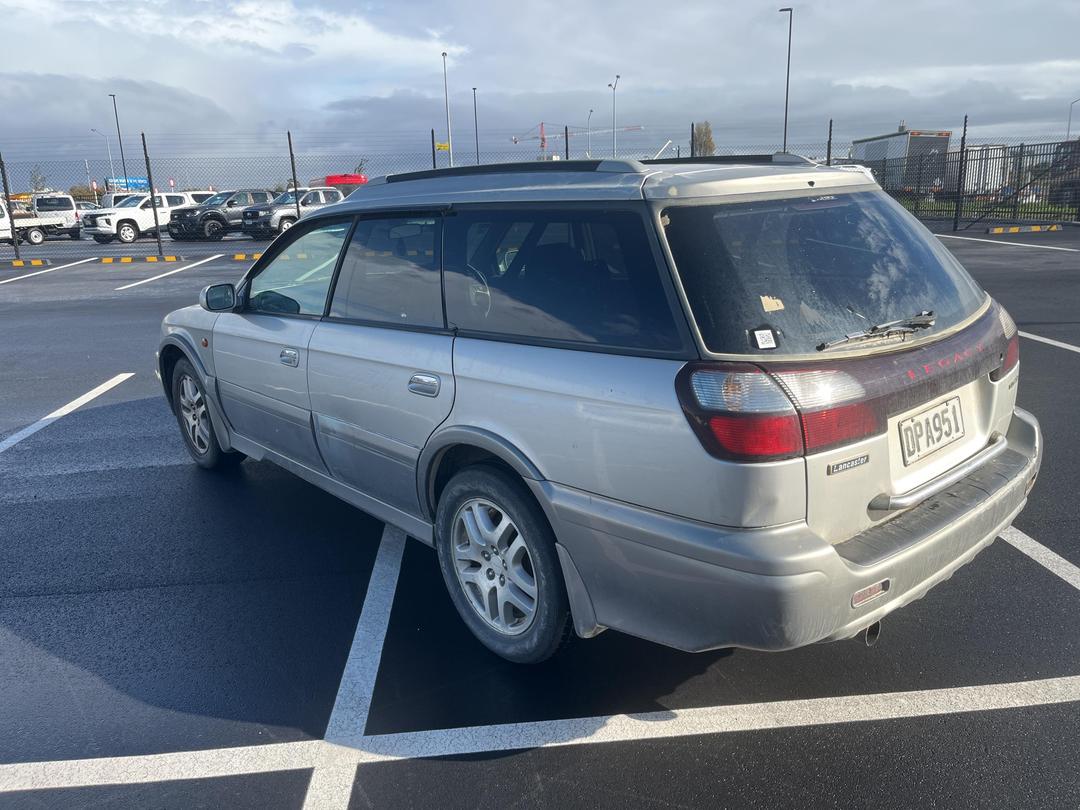 Photo '10' of Subaru Legacy