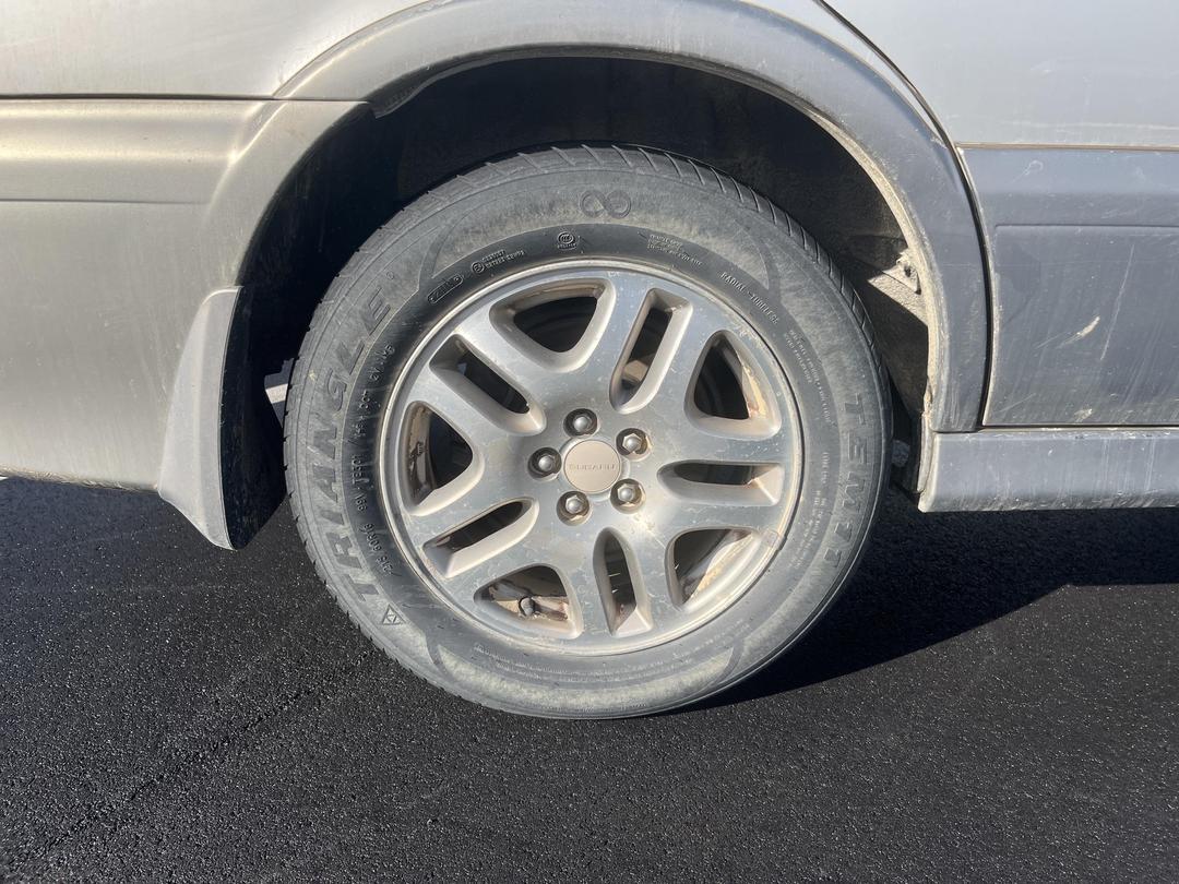 Photo '11' of Subaru Legacy