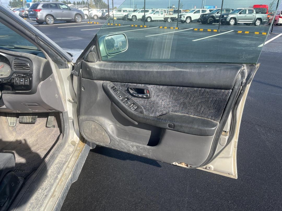 Photo '13' of Subaru Legacy