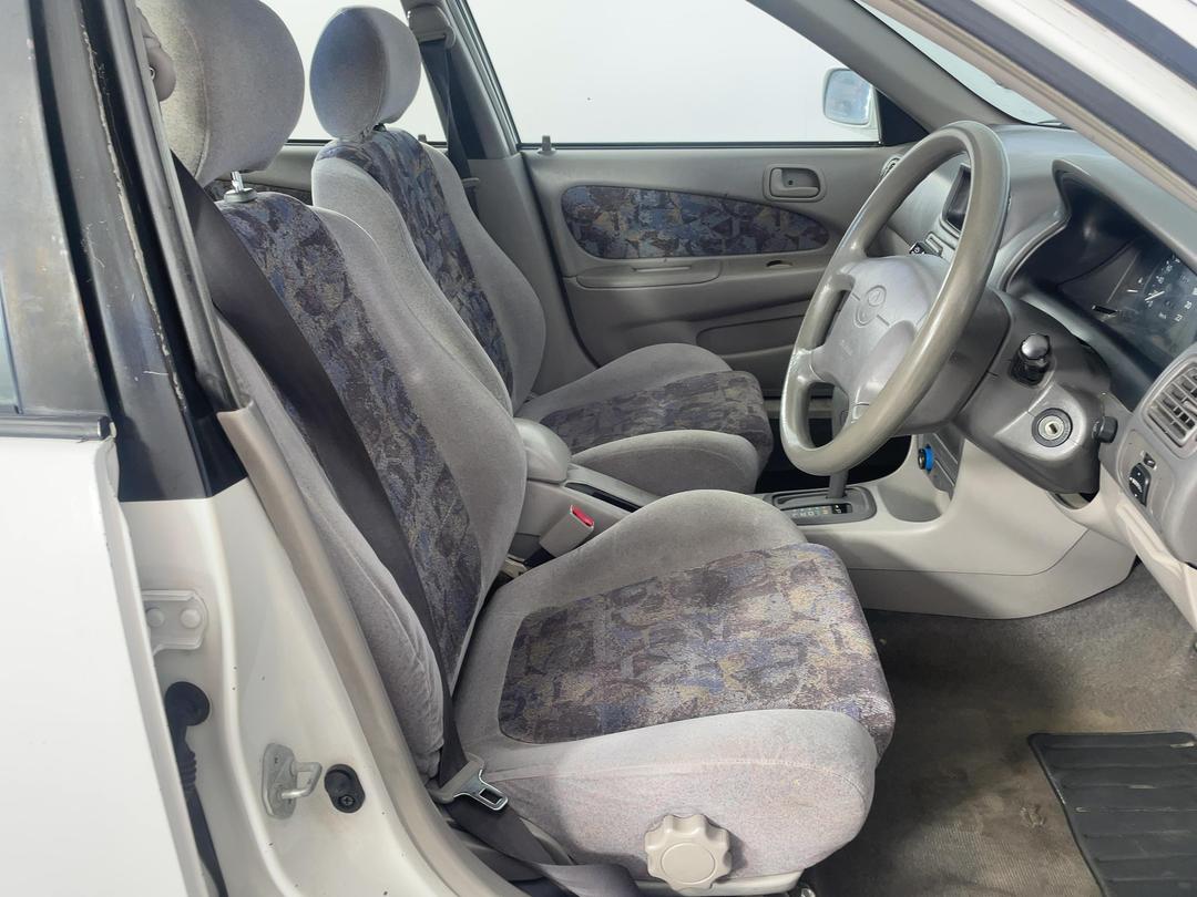Photo '16' of Toyota Corolla