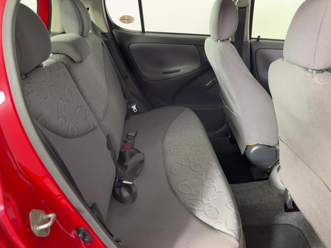 Photo '20' of Toyota Echo