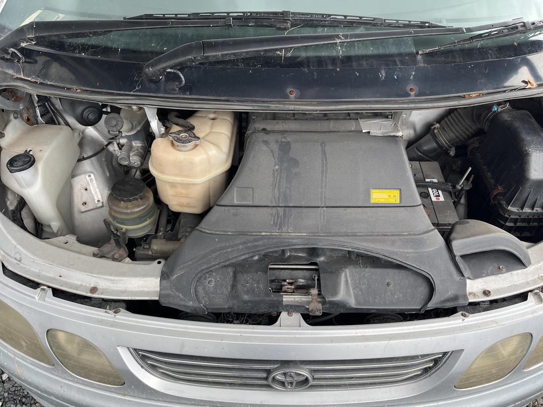 Photo '11' of Toyota Estima Lucida