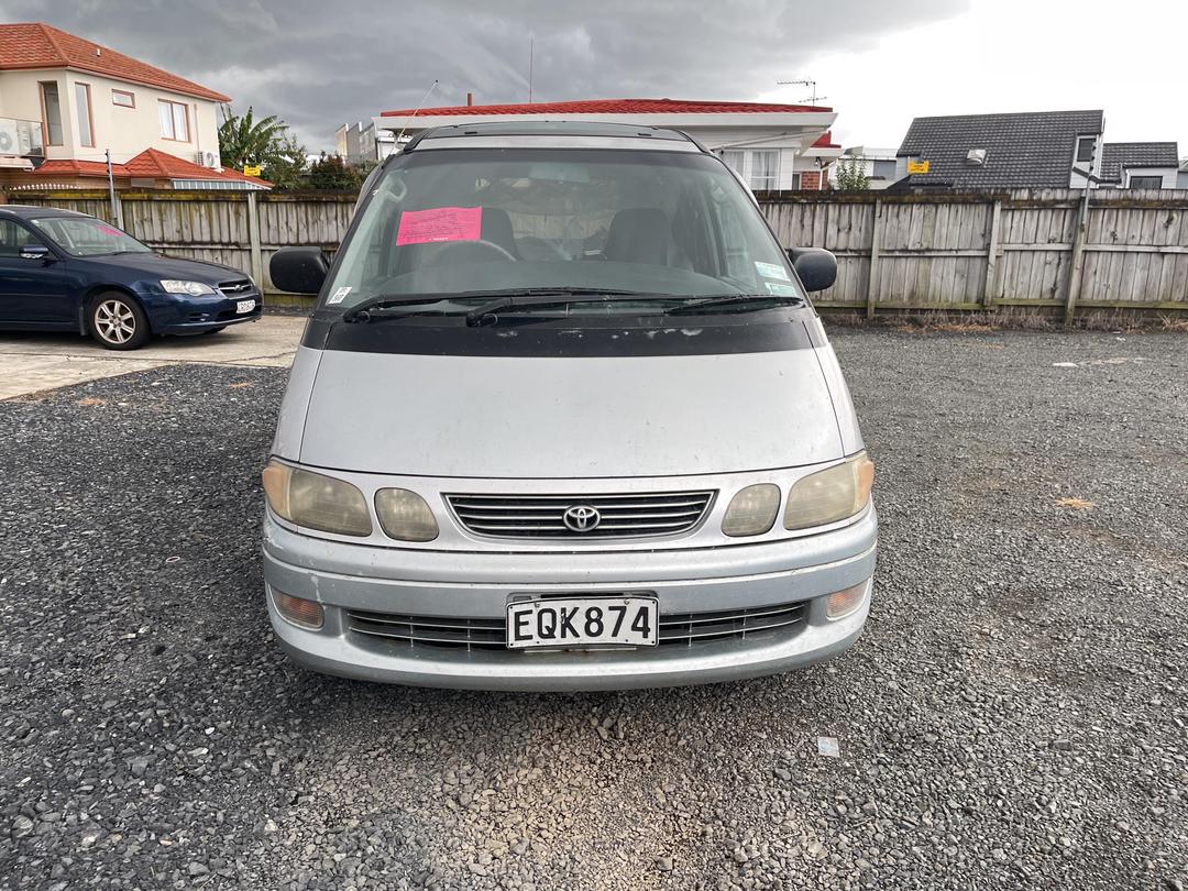 Photo '2' of Toyota Estima Lucida