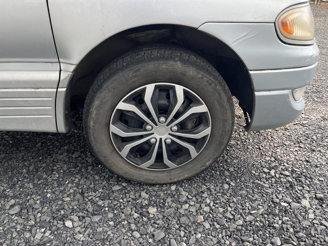 Photo '7' of Toyota Estima Lucida