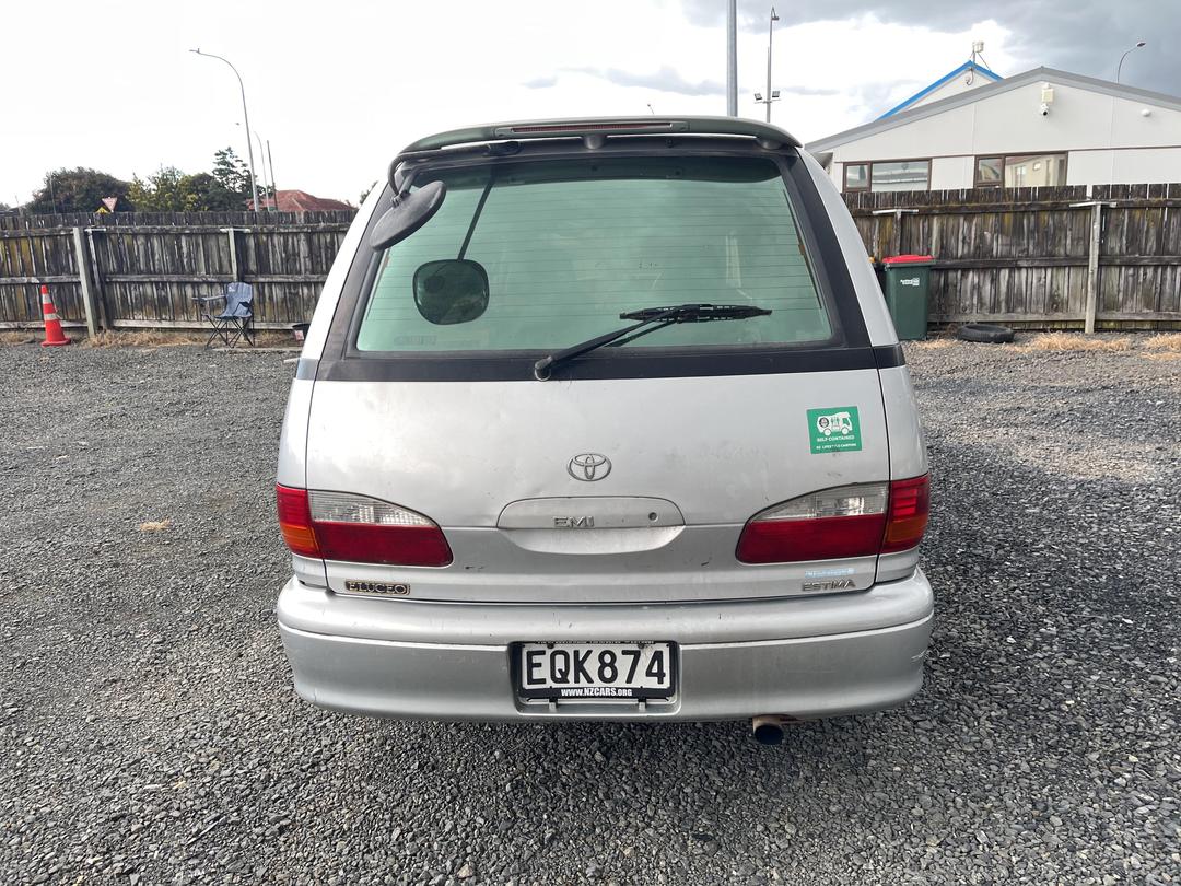 Photo '5' of Toyota Estima Lucida