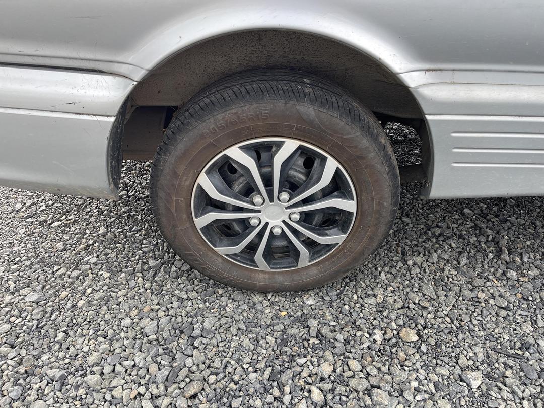 Photo '10' of Toyota Estima Lucida