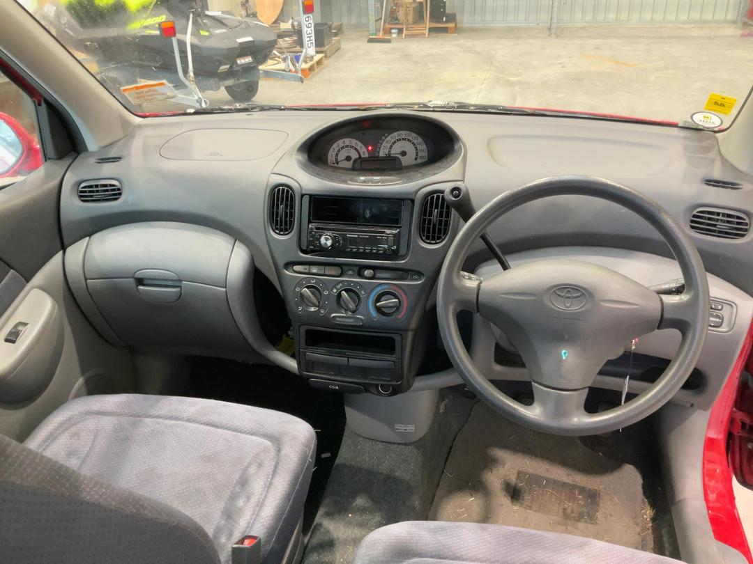 Photo '19' of Toyota Funcargo