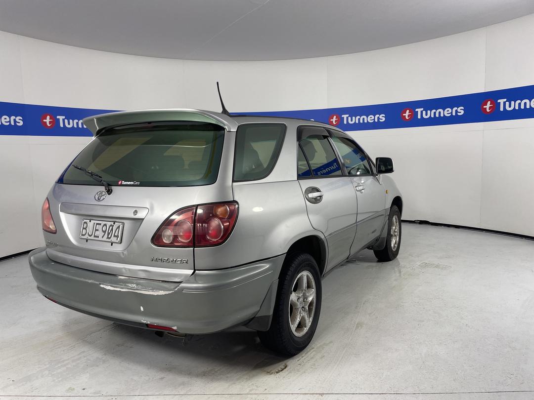 Photo '6' of Toyota Harrier