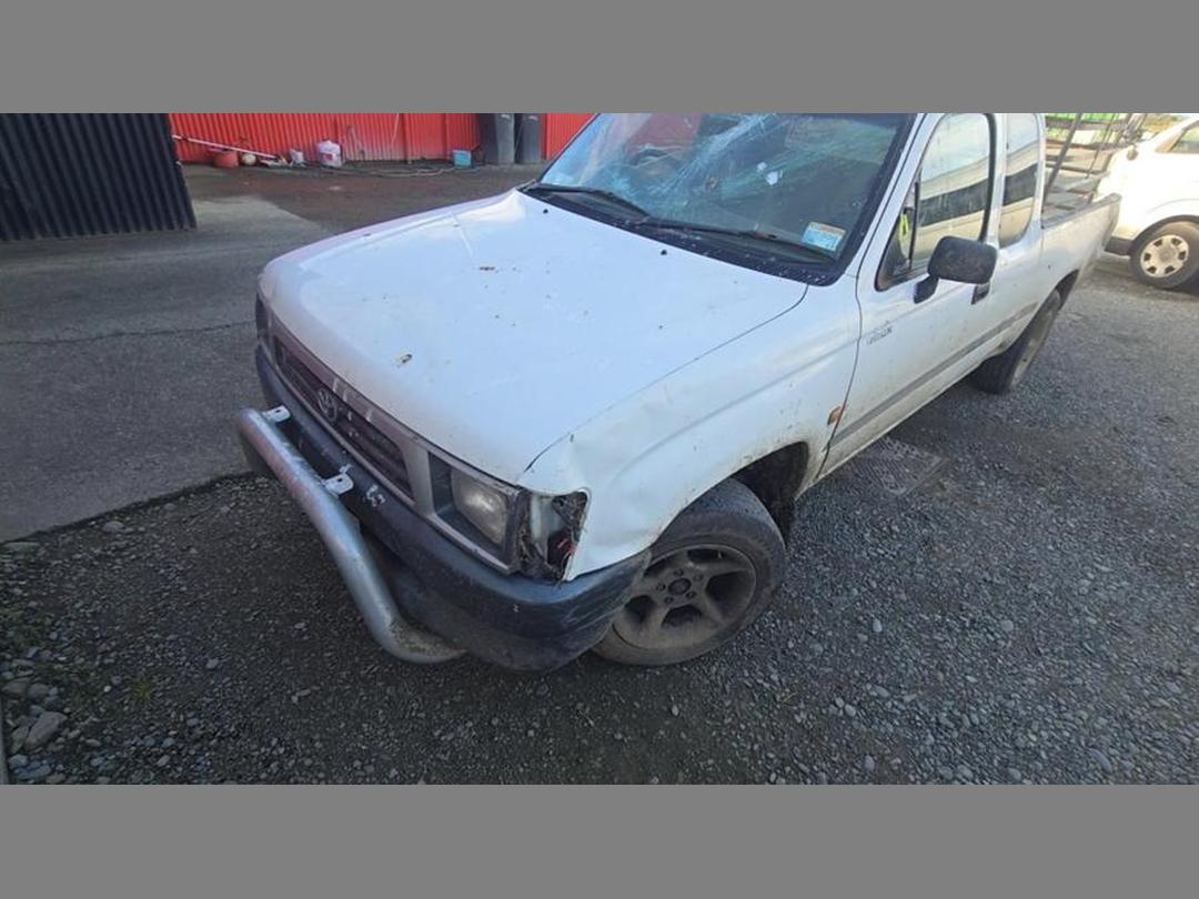 Photo '3' of Toyota Hilux X/C Photo '3' of Toyota Hilux X/C