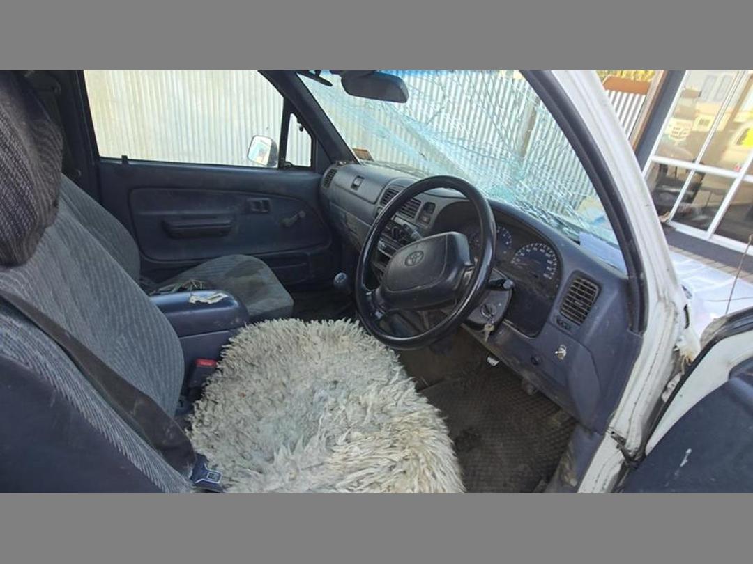 Photo '9' of Toyota Hilux X/C Photo '9' of Toyota Hilux X/C