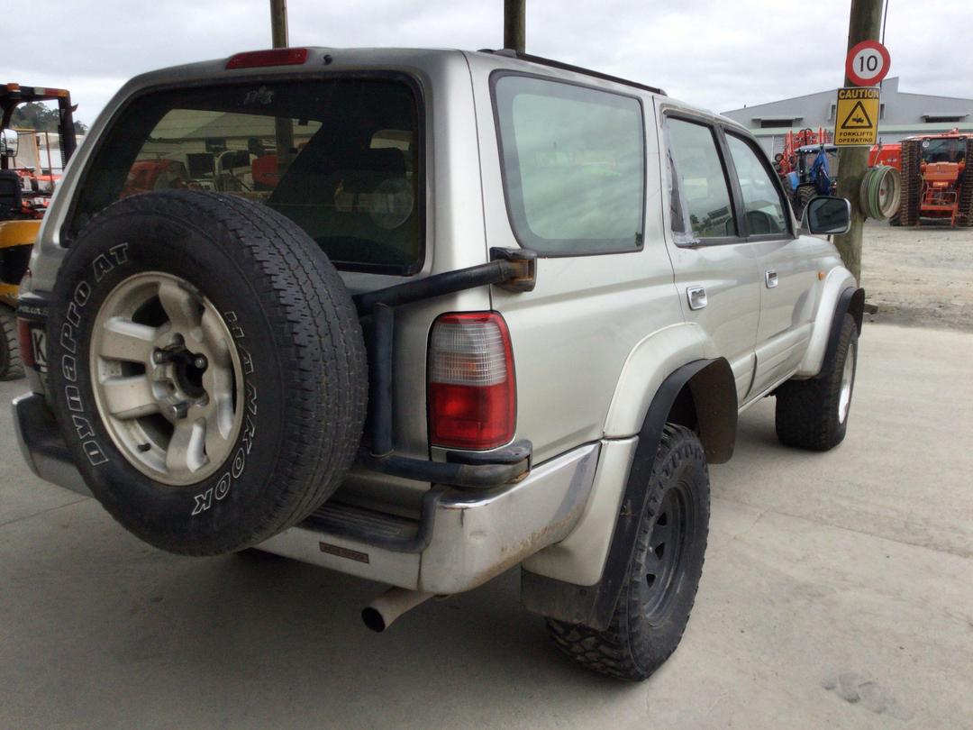 Photo '7' of Toyota Hilux Surf D