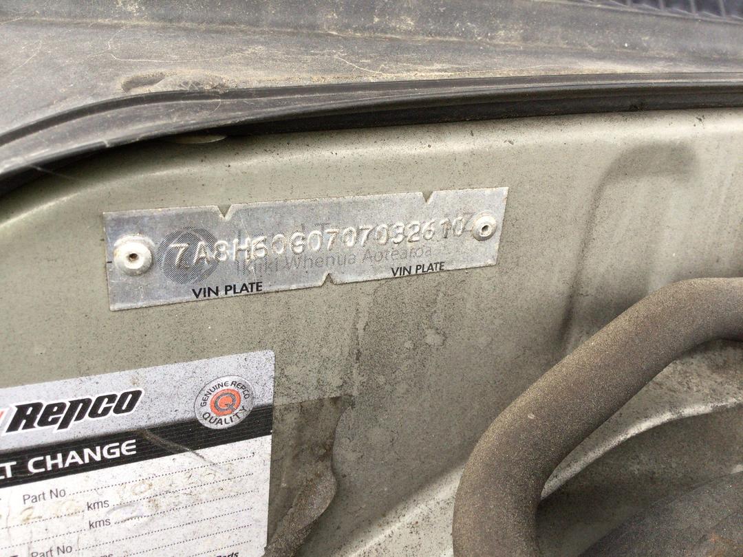 Photo '12' of Toyota Hilux Surf D