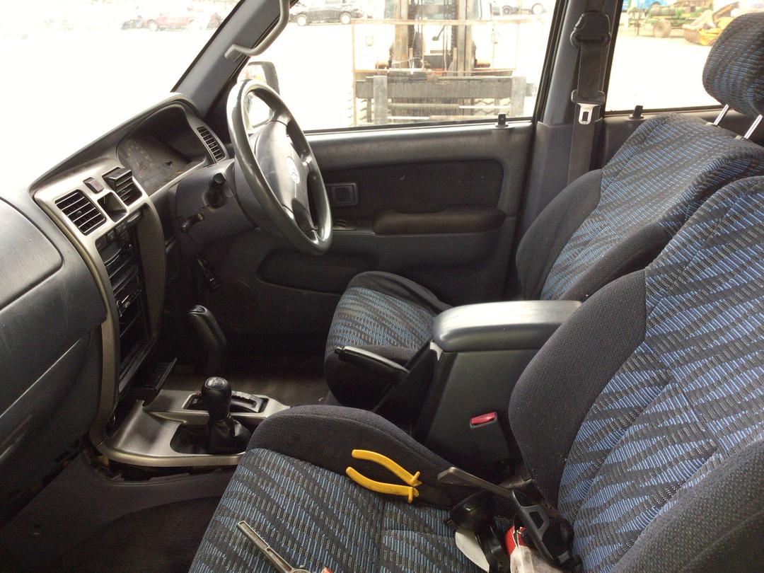 Photo '14' of Toyota Hilux Surf D