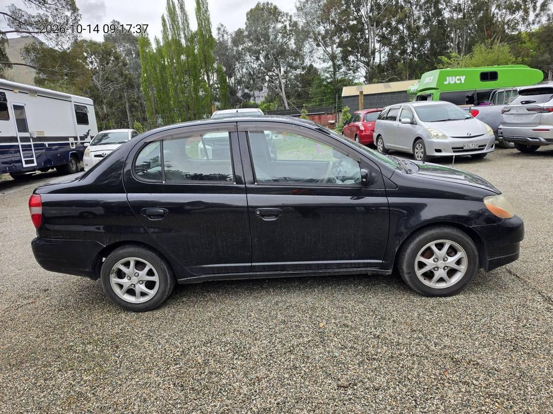 Photo '3' of Toyota Platz Photo '3' of Toyota Platz