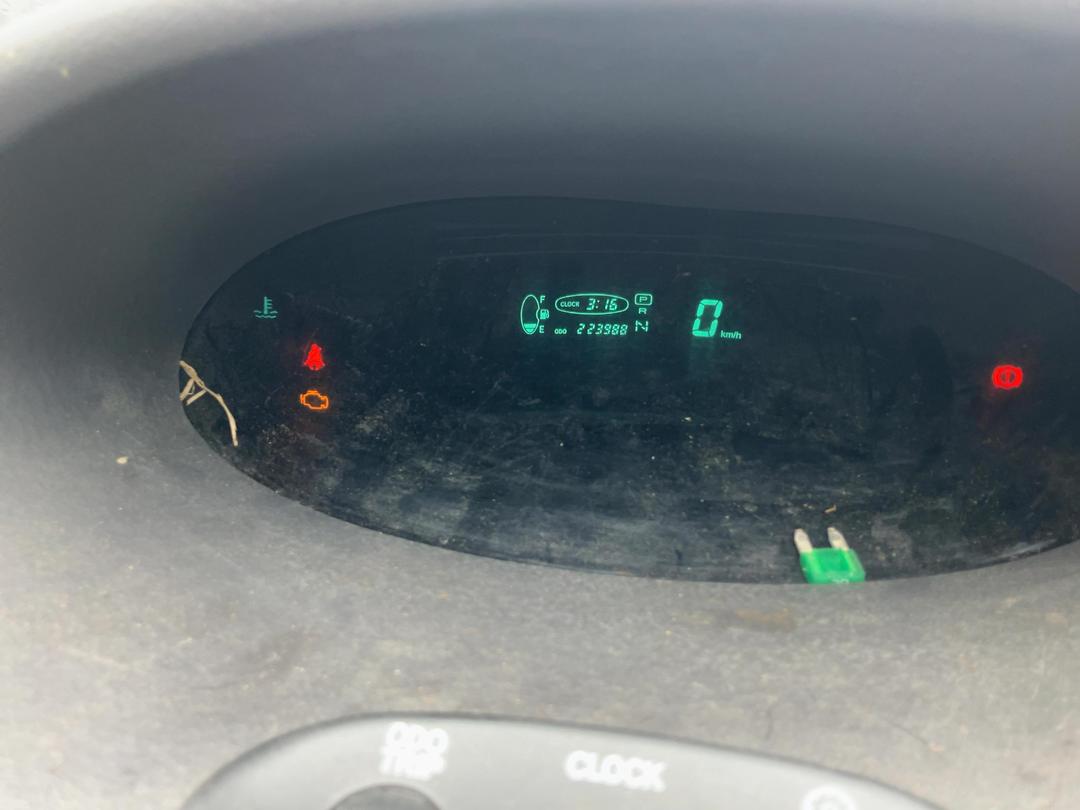 Photo '12' of Toyota Vitz