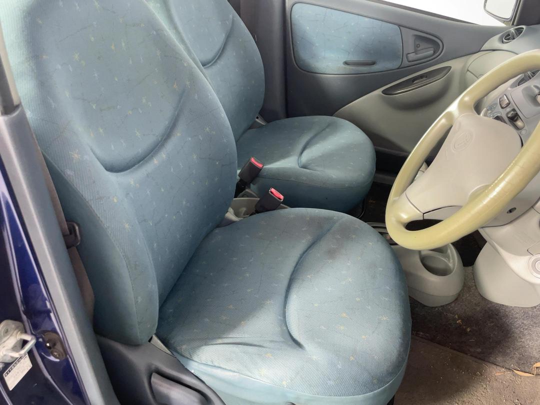 Photo '14' of Toyota Vitz Photo '14' of Toyota Vitz