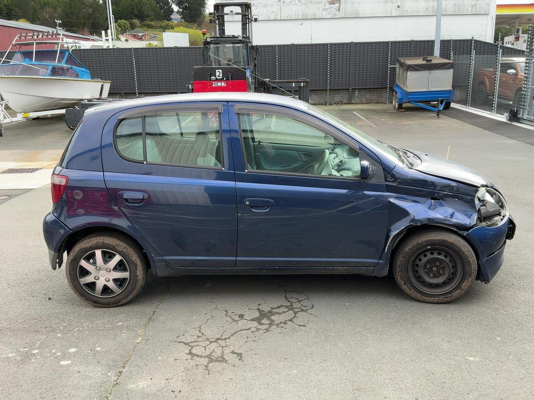 Photo '8' of Toyota Vitz Photo '8' of Toyota Vitz