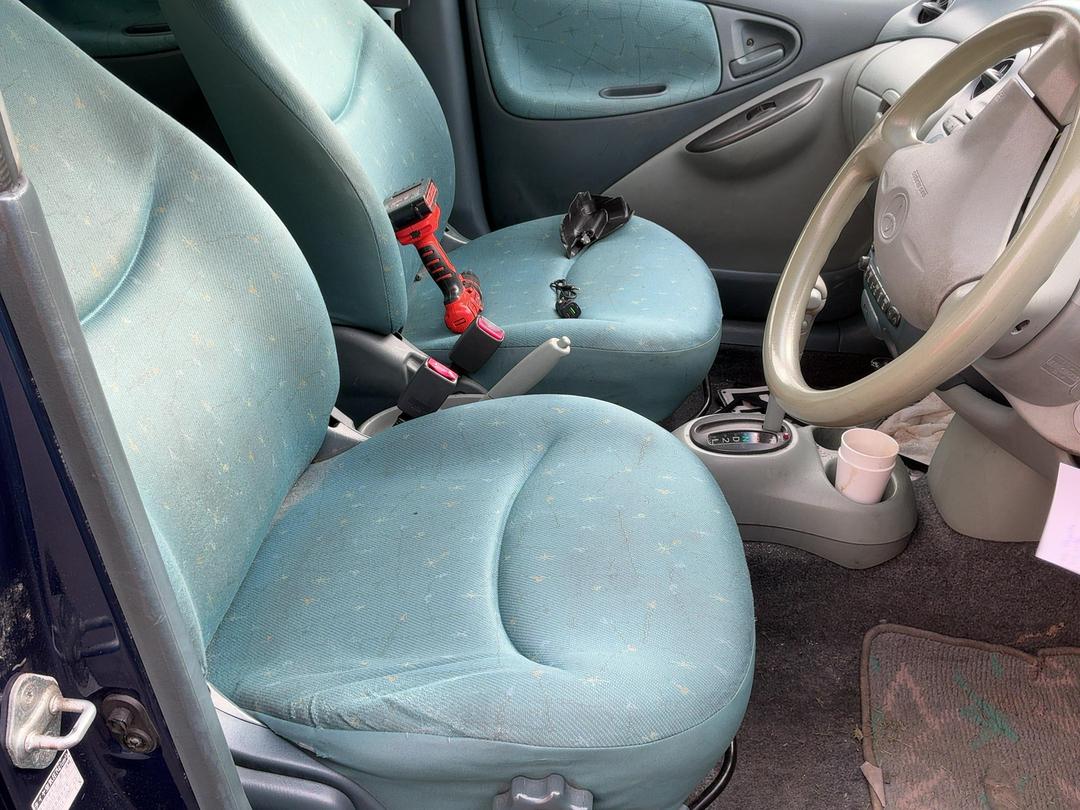 Photo '17' of Toyota Vitz Photo '17' of Toyota Vitz