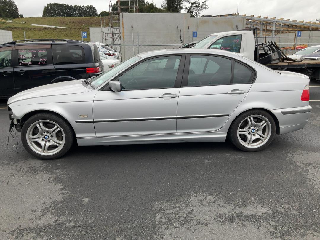 Photo '4' of BMW 330I