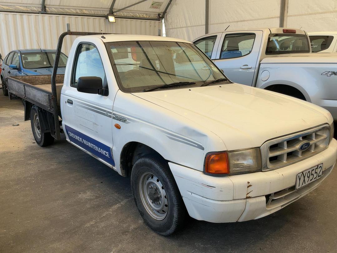 Photo '2' of Ford Courier XL Chassis CAB Photo '2' of Ford Courier XL Chassis CAB