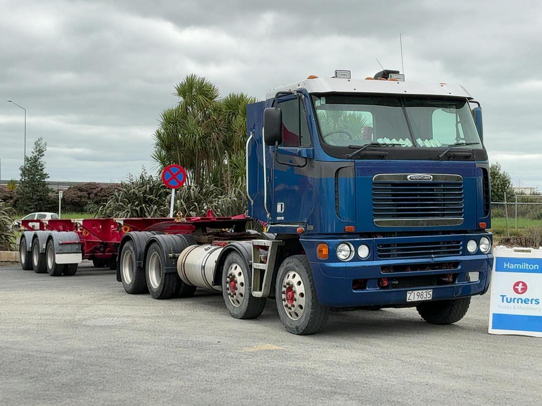 Photo '1' of Freightliner Argosy H063084SR Tractor Unit