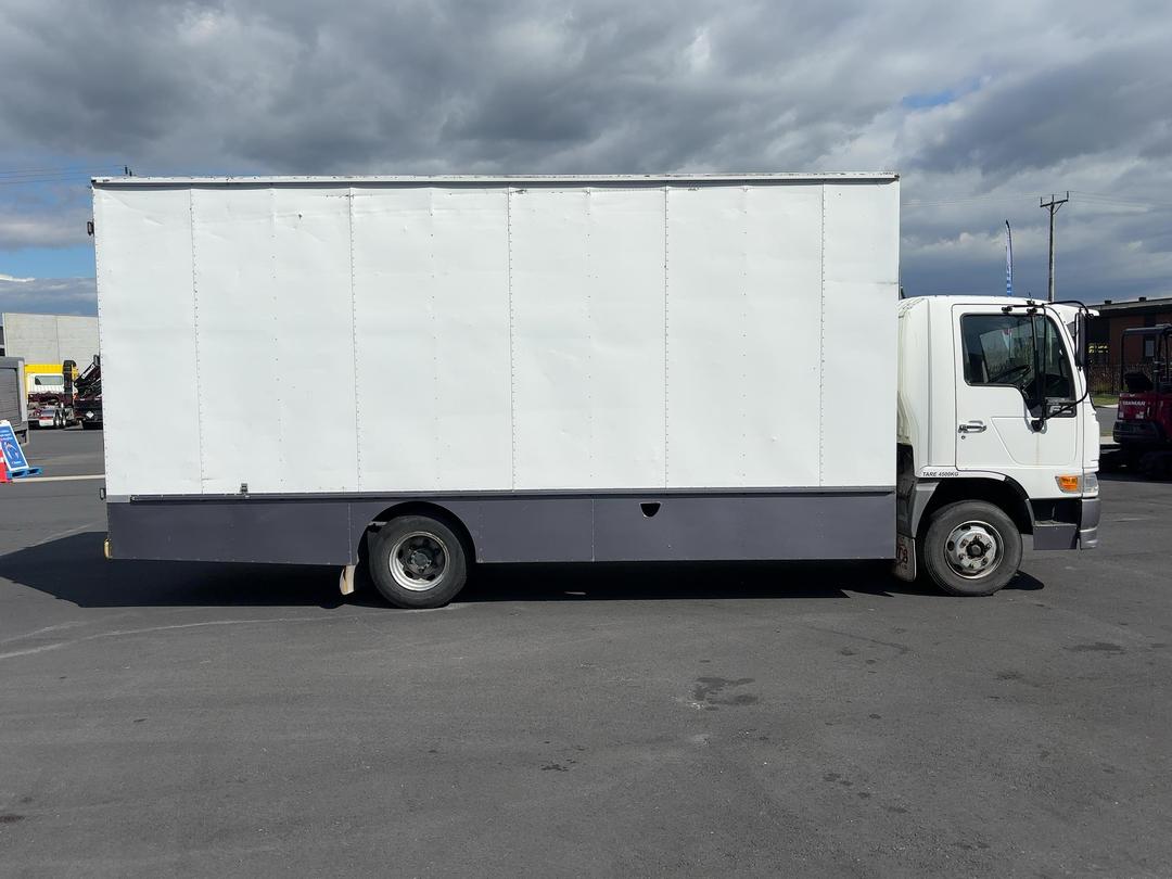 Photo '3' of Hino FC 3J Box Body