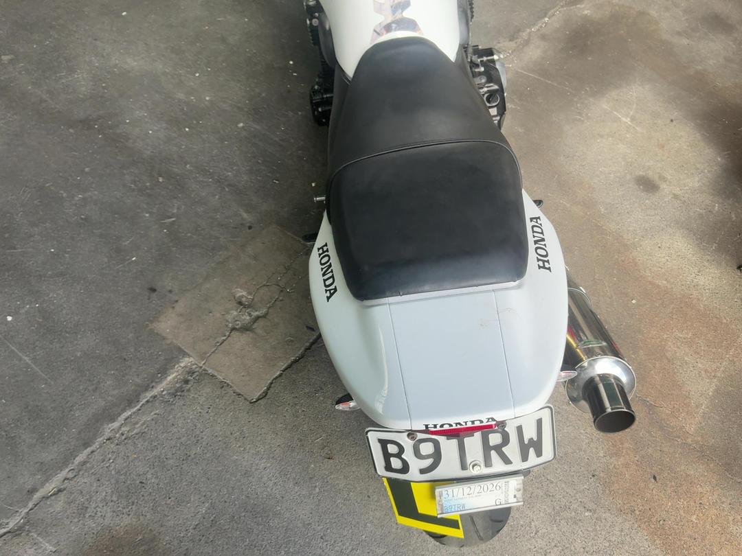 Photo '11' of Honda CB 400