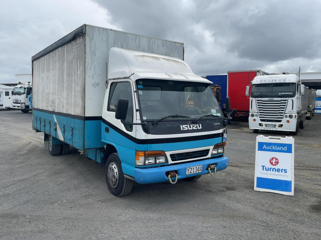 Photo '1' of Isuzu NPR 450 Curtainsider