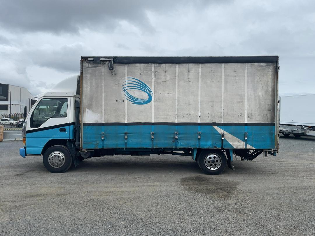 Photo '8' of Isuzu NPR 450 Curtainsider