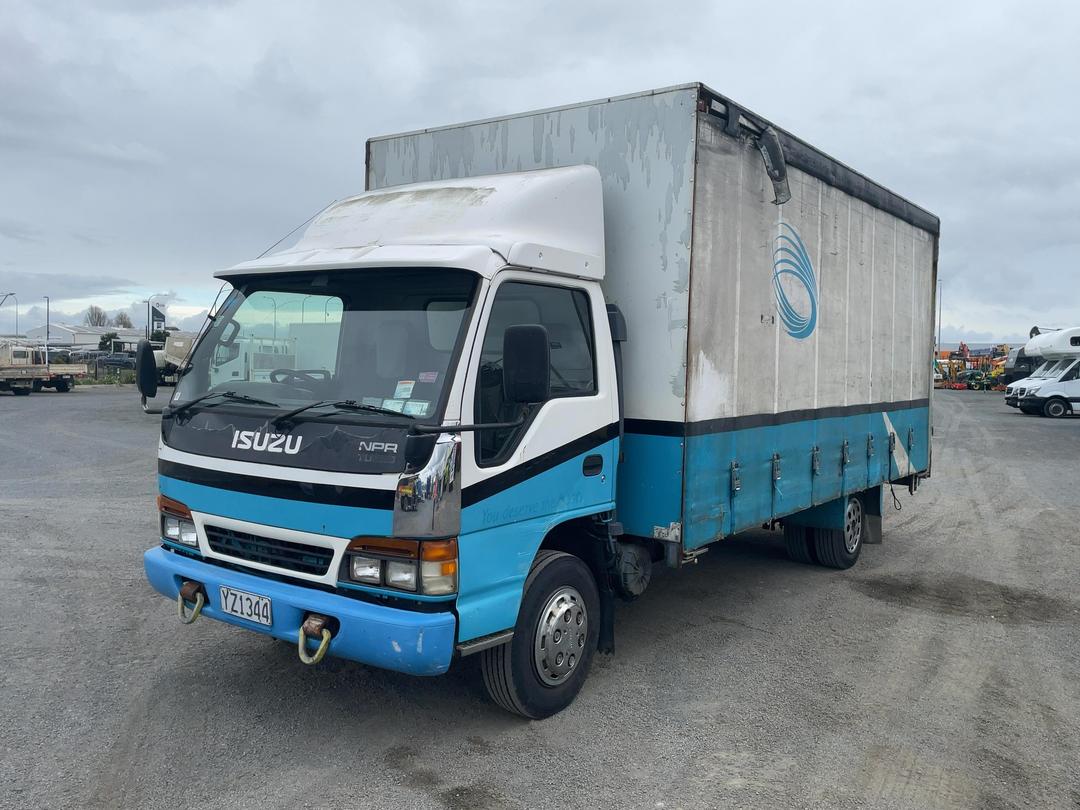Photo '9' of Isuzu NPR 450 Curtainsider