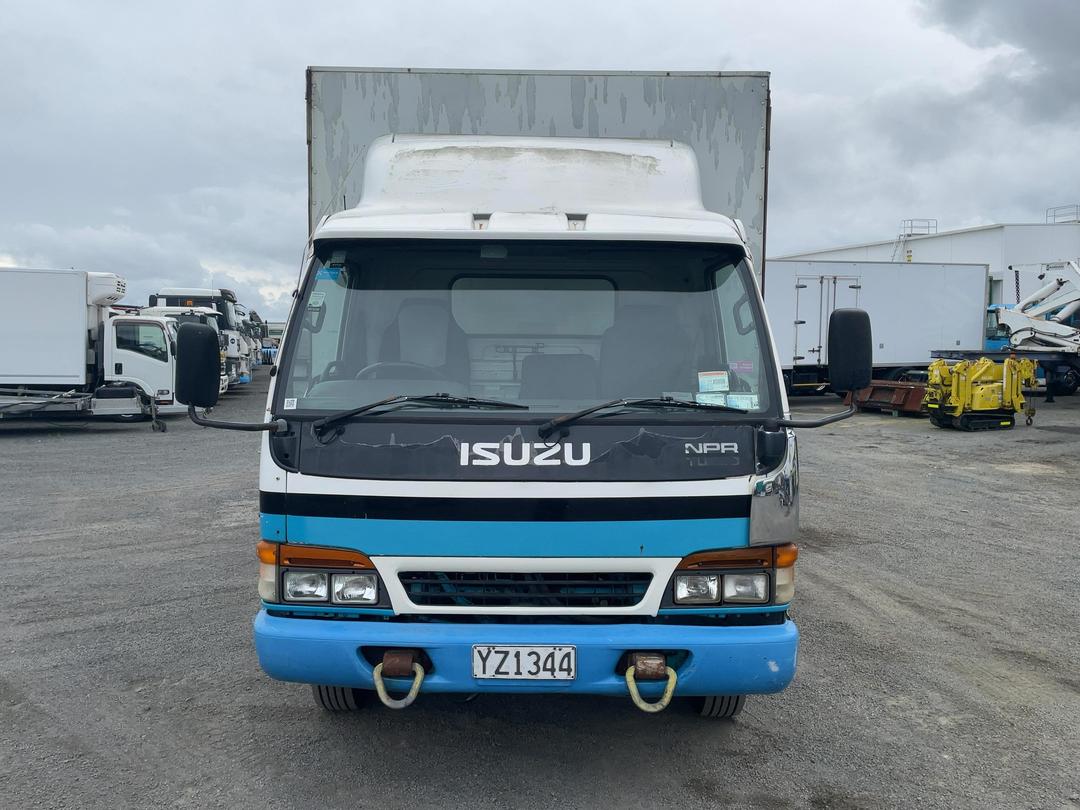 Photo '10' of Isuzu NPR 450 Curtainsider