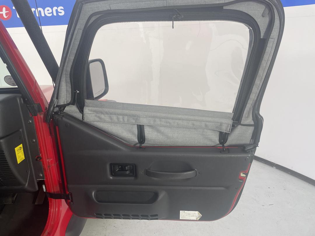 Photo '15' of Jeep Wrangler