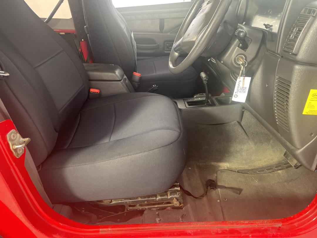 Photo '16' of Jeep Wrangler